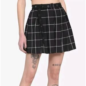 Hot Topic Black & White Plaid Pleated Mini Skirt with Grommet Belt Medium NWT